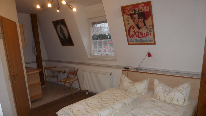 Unterkunft in Dresden - Doppelzimmer Nr. 6 - Wohnraum | Pension "Zum Knipser" Dresden